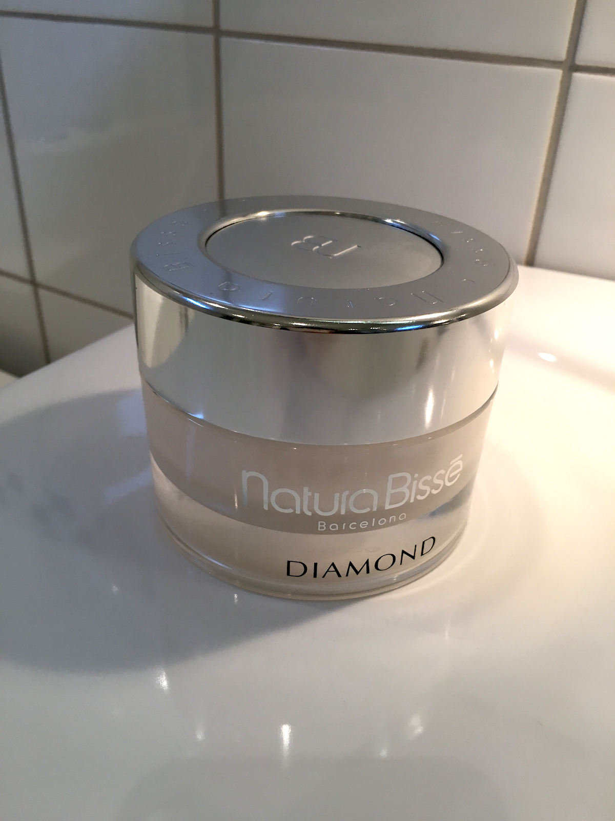 Natura Bisse Diamond Cleanser closed and alone |skonhetssnack.se