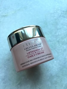 by terry liftessence daily cream with lid