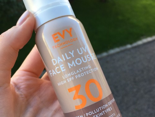 Evy daily uv face mousse can